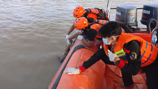 Detik-detik Tim SAR Gabungan Temukan Jenazah Fatur di Sungai Kapuas Pontianak