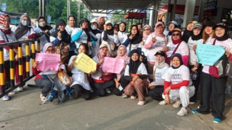 Para Pendukung Film Suamiku Lukaku Sapa Warga Depok di CFD, Ini Misinya