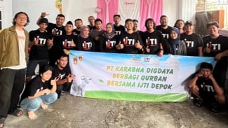 Perkuat Solidaritas Sosial, ​IJTI dan PT Karabha Digdaya Berbagi Daging Kurban untuk Warga Depok