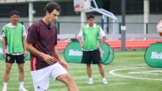 Blak-blakan Lirik Timnas Indonesia, Raul Gonzales Gabung Staf Kepelatihan John Herdman?