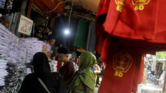 Duduk Perkara Viralnya 'Seragam Mewah' SDN Tanah Baru 3 Depok