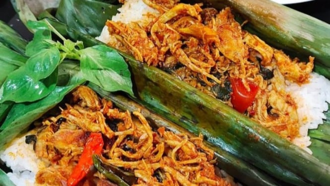 Resep nasi bakar ayam suwir kemangi.