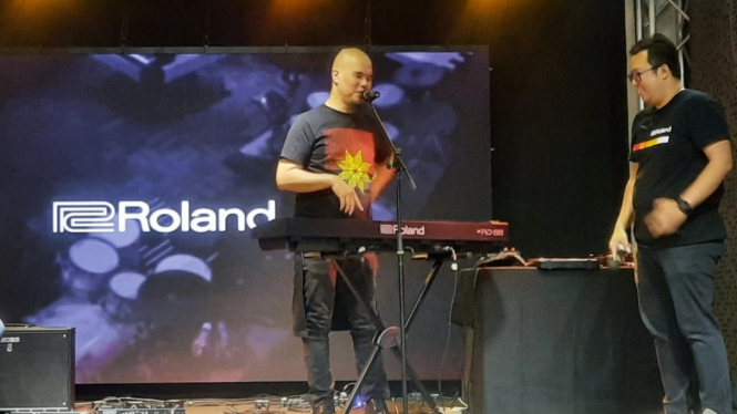 Musisi Ahmad Dhani jajal alat musik besutan Roland