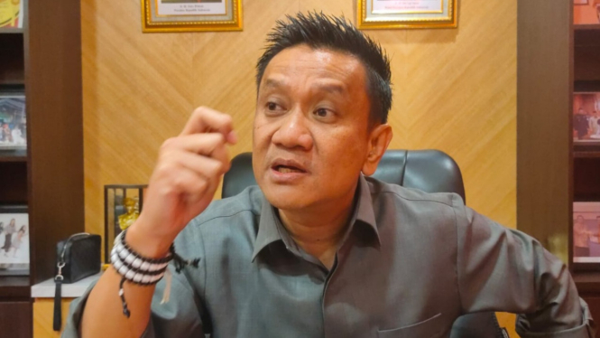 Ketua DPRD Depok, Hendrik Tangke Allo soal madrasah negeri