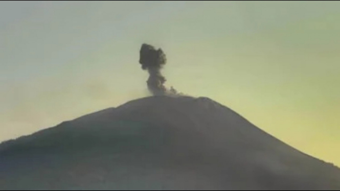 Gunung merapi IIi lewotok erupsi