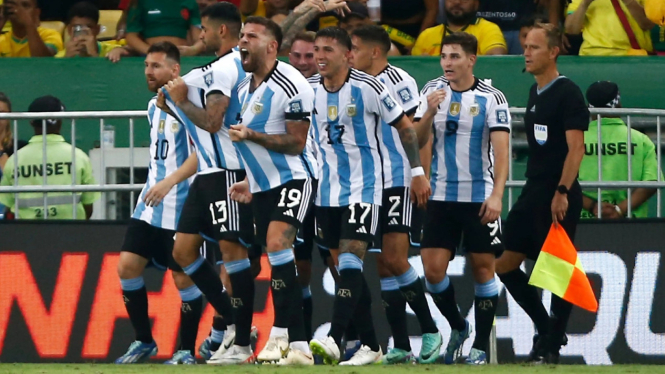 Selebrasi timnas Argentina usai bungkam Brazil