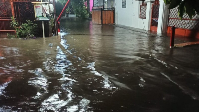 Potret kondisi banjir di Perum Pondok Tirta Mandala Depok