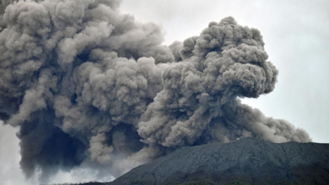 Gunung Marapi erupsi