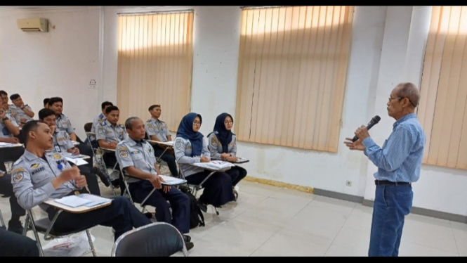 Potret suasana pelaksanaan Pelatihan Anggota UPT PJU Dishub Depok