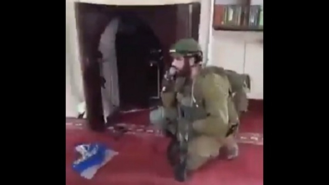 Tentara Israel bikin ulah di dalam masjid