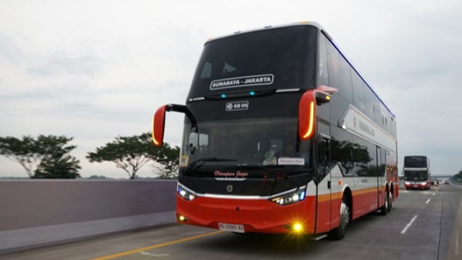 Class sleeper bus PO Harapan Jaya