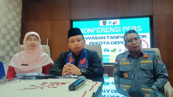 Ketua Satgas KTR Kota Depok, Supian Suri (tengah) saat paparan