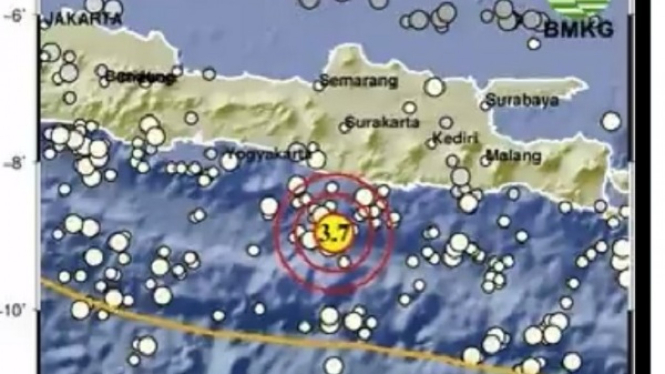 Penampakan lokasi gempa di Pacitan Jatim