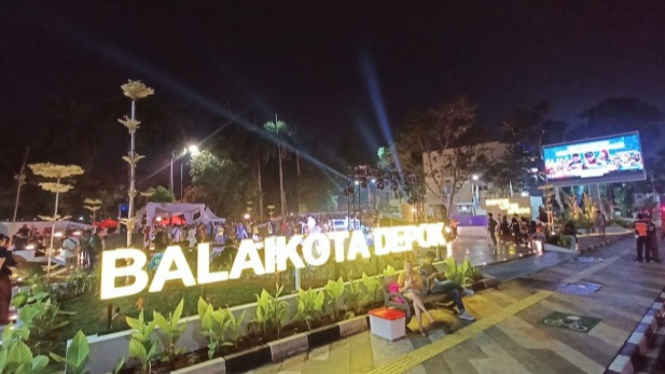 Suasana malam di Jalan Margonda, Kota Depok