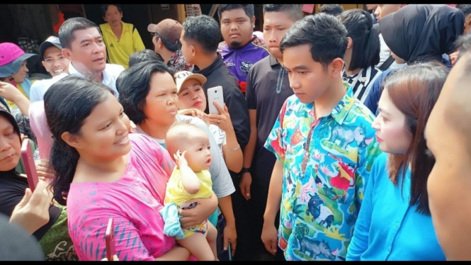 Potret Gibran Rakabuming Raka saat blusukan di Depok