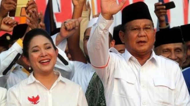 Potret Titiek Soeharto bersama Prabowo Subianto