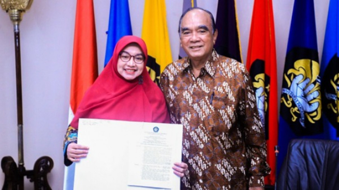 Plt Rektor Universitas Pancasila Prof Sri Widyastuti bersama Siswono