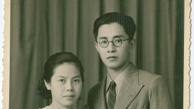 Tjoa Tek Swat dan istri.