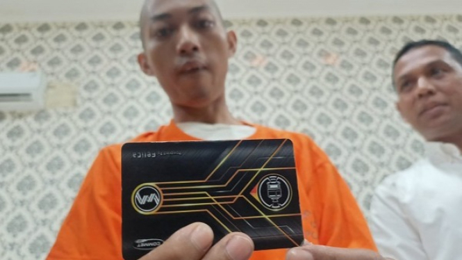 Addril hacker asal Depok yang membobol saldo KAI untuk naik KRL gratis