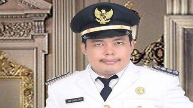 Abu Rahmi Amir, Camat  Berbuat Tak Senonoh dengan Bawahan di Kanto