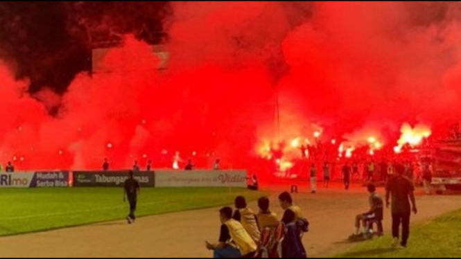 Potret susana stadion di pertandingan Semen Padang vs PSBS Biak