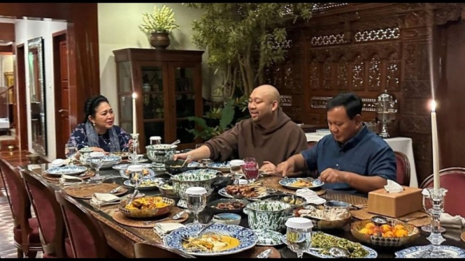 Potret Makan Malam Prabowo  Subianto