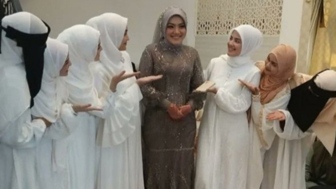 Syarifah Mona istri baru Habib Rizieq