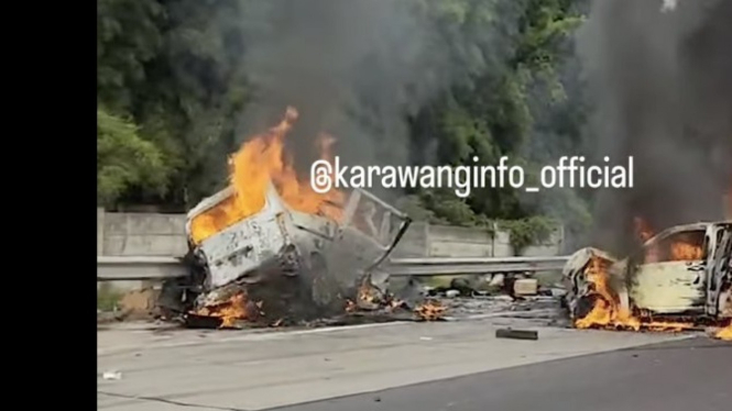 Tabrakan beruntun di Tol Jakarta-Cikampek KM 58.