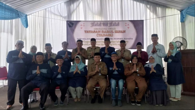 Menghadiri Halal Bi Halal Yayasan Darul Irfan Sekda Depok Supian Suri