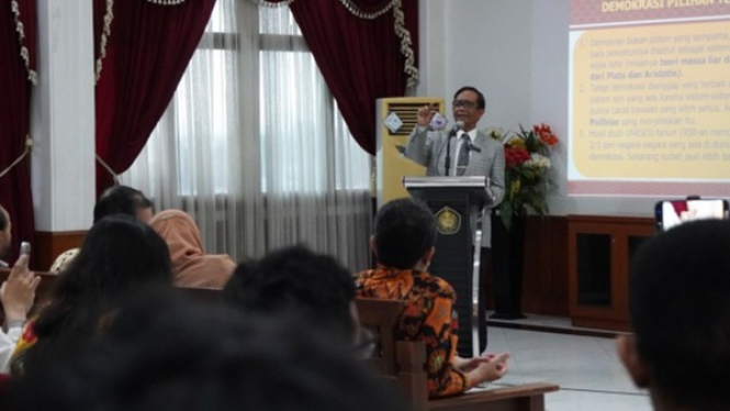 Prof Mahfud MD kuliah umum Fakultas Hukum Universitas Pancasila