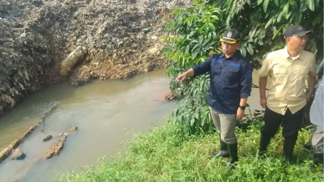 Tinjau Lokasi Banjir Langganan Di Bulak Barat Sekda Depok Supian Suri