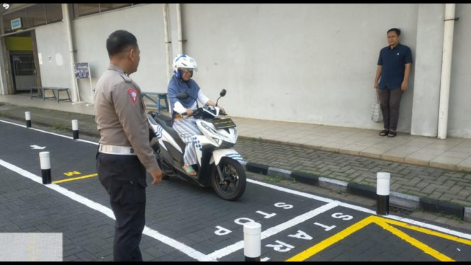 Praktik ujian SIM di Polres Metro Depok