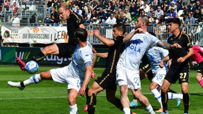Como dan Venezia rebutan promosi ke Serie A
