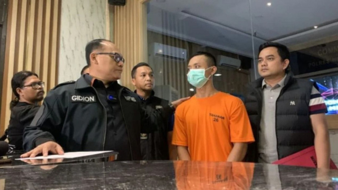 Potret Kombes Pol Gidion Arif Setyawan Bersama Tersanga Penganiayaan