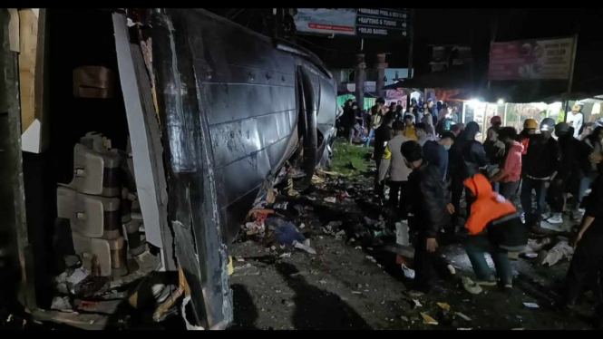 Diduga bus rombongan SMK Lingga Kencana Depok kecelakaan di Subang