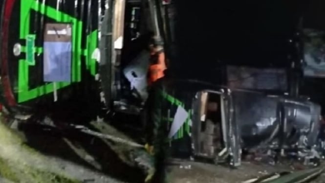 Kecelakaan bus rombongan SMK Lingga Kencana Depok di Subang