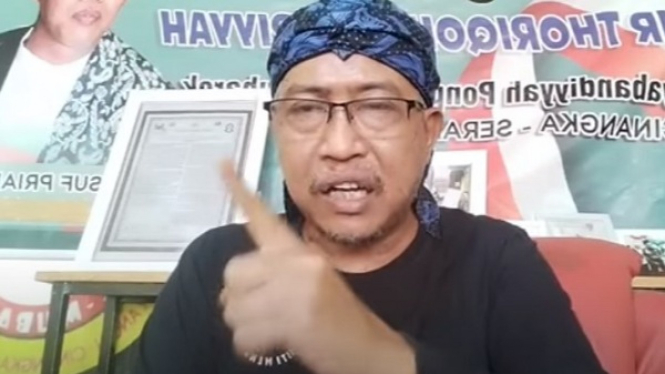 Yusuf Mubarok bela Fuad Plered lawan Pasukan Sakera Madura