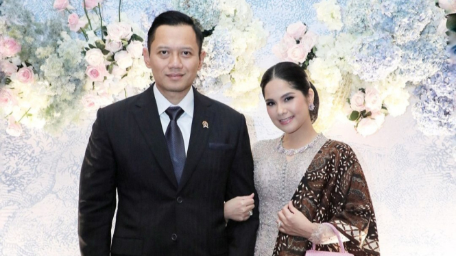 Menteri AHY dan istri