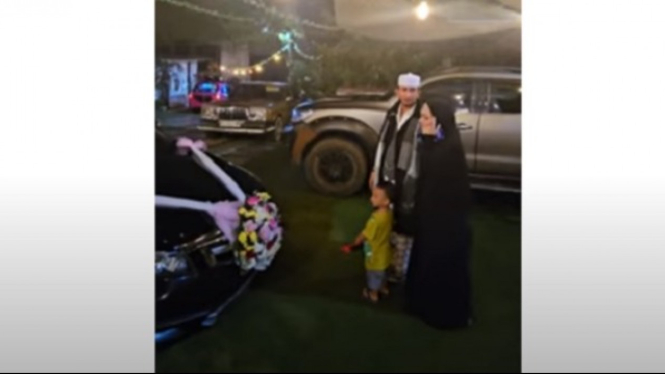 Habib Bahar berikan hadiah mobil mewah untuk istri