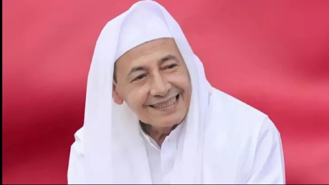 Maulana Habib Muhammad Luthfi bin Yahya atau Habib Luthfi