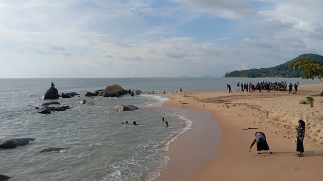 Destinasi Wisata Pantai di Kalimantan Barat