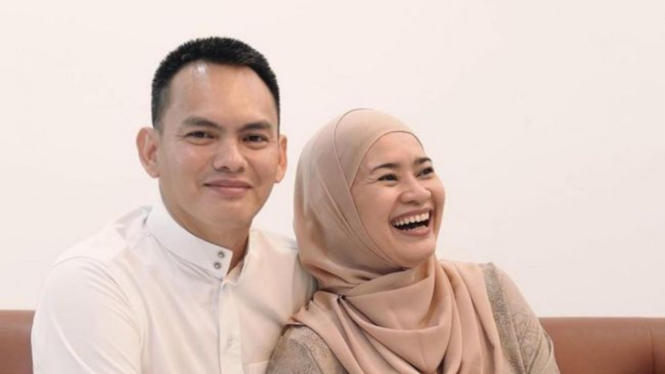 Foto Ike Nurjanah dan Suami