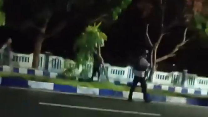 Video diduga polisi vs Brimob di Kota Tual