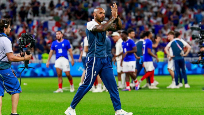 Thierry Henry gantikan Deschamps