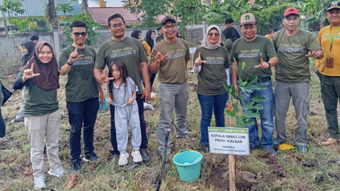 Kaum Muda Menanam di Agrowista Fakultas Pertanian Untan