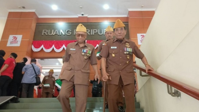 Veteran saat hadir di gedung DPRD Depok