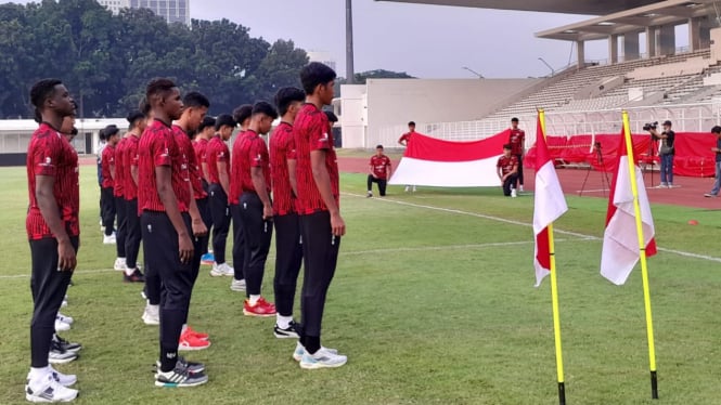 Tim Tim U-20 Indonesia melakukan upacara Hari Ulang Tahun (HUT) ke-79