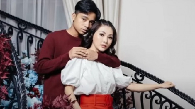 Istri Ruben Onsu, Sarwendah dan Bentrand Peto