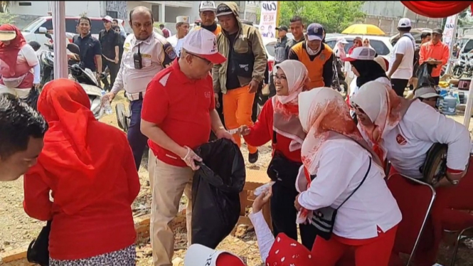 Wali Kota Depok pungut sampah