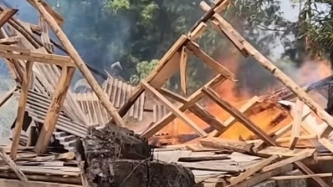 Heboh makam keramat palsu di Pelabuhan Ratu